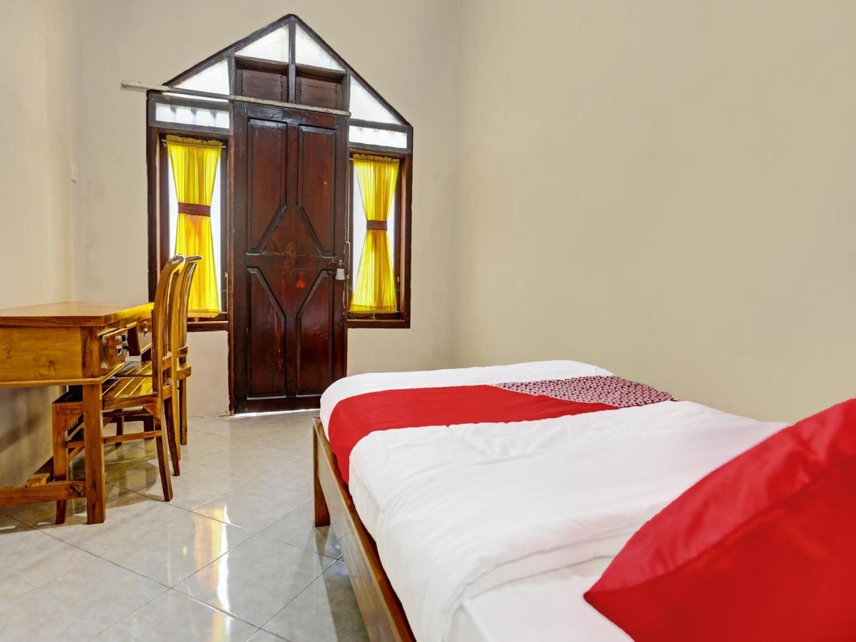 בניוואנגי Oyo 91261 Cita Suraya Homestay מראה חיצוני תמונה
