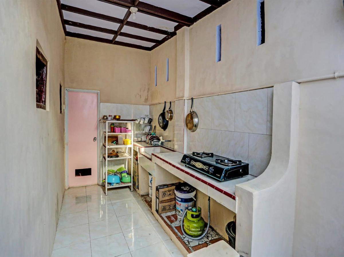 בניוואנגי Oyo 91261 Cita Suraya Homestay מראה חיצוני תמונה